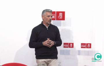 El candidato en un momento de su intervención ante la militancia