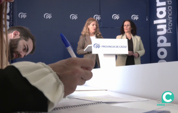 Un momento de la rueda de prensa en la sede del PP de la capital gaditana