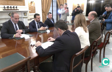 Un momento del encuentro en el palacio provincial