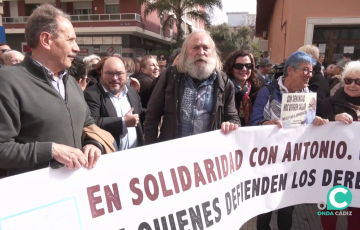 El actvista durante la concentración previa a su juicio el pasado 20 marzo