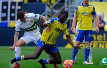 Diakité en una acción del encuentro (Foto: Cádiz CF)