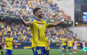 Chris Ramos celebra el tanto de la victoria (Foto: Cádiz CF)