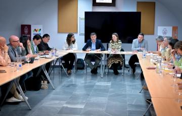 El alcalde de Cádiz, Bruno García, presidió la primera reunión de la Mesa Municipal por el Empleo de Cádiz.