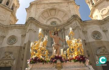 Imagen de la archicofradía del Resucitado a su salida de Catedral