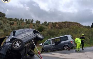 Una persona fallecida y cuatro heridos a causa de un accidente ocurrido en el término de Olvera. 