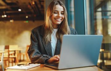 En 2024, Andalucía Emprende ayudó a 7.651 mujeres