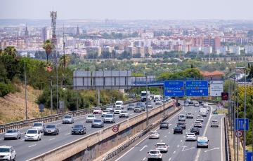 Tráfico intenso en las primeras horas de la operación especial en una edición anterior. 