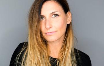 La cineasta sevillana Laura Hojman hablará de su último documental, 'Un hombre libre'. 