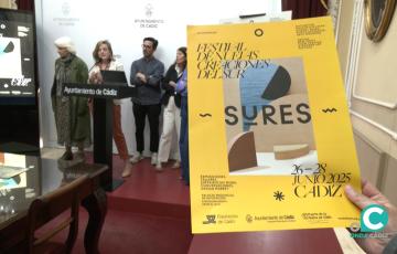 La teniente de alcalde de Cultura del Ayuntamiento de Cádiz, Maite González, junto al vicepresidente de la Diputación Provincial, Juan José Ortiz, han presentado Sures.