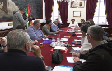 Encuentro entre los distintos estamentos implicados en el Ayuntamiento