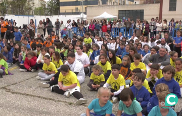 Los pequeños protagonistas durante un momento del acto de apertura