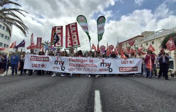 La primera manifestación partía a las 12: 20 h desde la Plaza de la Constitución.