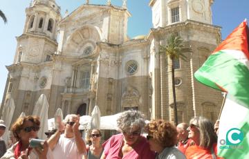 Imagen de la cacerolada 