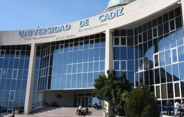 Esta iniciativa tiene por objetivo principal es crear nuevas plazas de Ayudante de Doctor