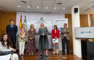 La delegada de la Junta en Cádiz, Mercedes Colombo, presenta los actos organizados por la Asociación de Daño Cerebral Adquirido de Cádiz.