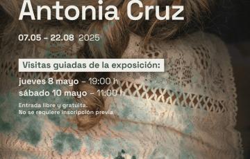 Cartel que ilustra las visitas guiadas de la exposición "Estratos y Sustratos" de Antonia Cruz. 
