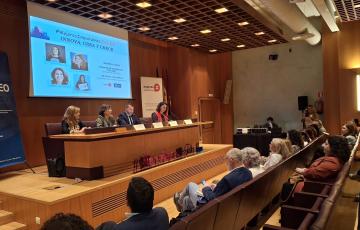 Momento de la inauguración del evento #MujeresImparablesTalks en el Palacio de Congresos. 