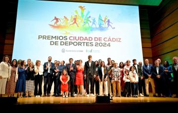 Los galardonados al final de la ceremonia celebrada en el Palacio de Congresos