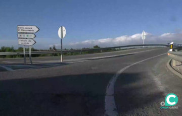Imagen de un cruce en la red viaria gaditana