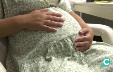 Mujer embarazada en una imagen de archivo