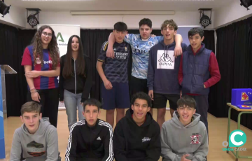 Los jovenes participantes de esta singular iniciativa del centro gaditano