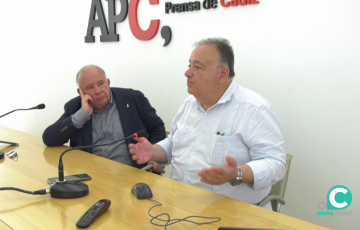 Un momento del acto con los dos intervinientes