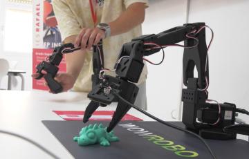 Este evento global busca permitir a cualquier persona tener acceso a estas nuevas tecnologías mediante herramientas de código abierto. 