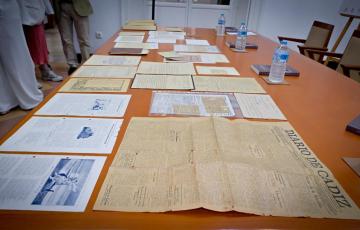 Algunos de los documentos expuestos en el acto de entrega de este miércoles