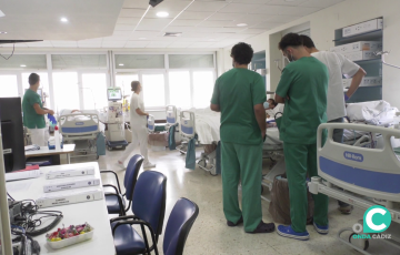 Profesionales sanitarios en un hospital en una imagen de archivo