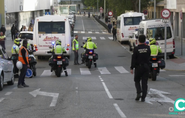 Agentes patrullando por al ciudad en una imagen de archivo