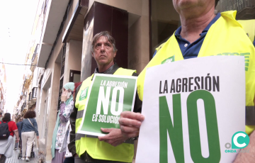 Un momento de la movilización ante el centro de salud del Mentidero 