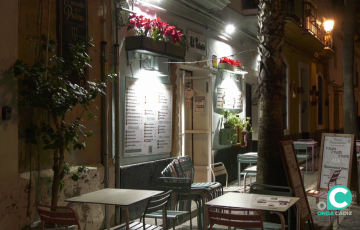 Mesas en un establecimiento de La Viña