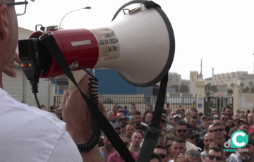 Dirigente sindical durante una de las concentraciones en la capital gaditana