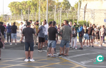 Los trabajadores este miercoles en la carretera industral 