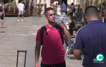 La correcta hidratación es una de las claves para amortiguar los efectos de la canícula