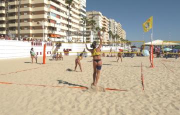 El voley playa andaluz marca terrerno en la Victoria.
