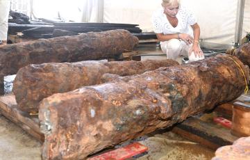 Cañones que fueron reutilizados como lastre y localizados en el pecio
