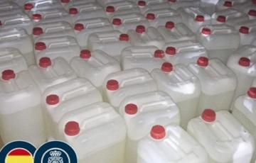 Petacas incautadas con gasolina para suministrar a las narcolancha