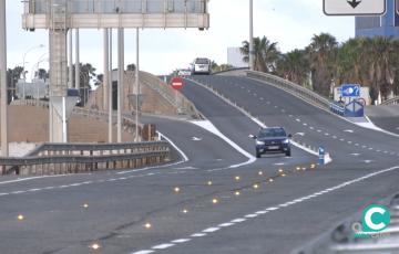 Acceso a Cádiz por el puente Carranza. 