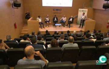 Una de las intervenciones durante el encuentro celebrado este martes en la capital gaditana