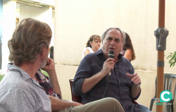 Selu García Cossío durante la presentación de la novela “El mundo es nuestro” 