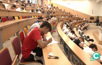 Examen de la PVAU el pasado mes de junio en la Facultad de Medicina de Cádiz
