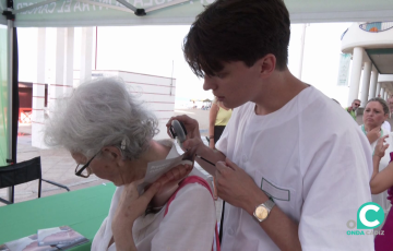 Una de las revisiones de piel que se han efectuado este jueves en el marco de la inciativa