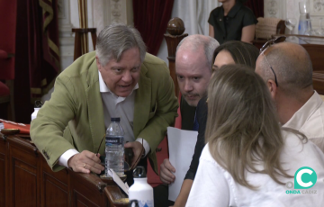 Ediles de la oposición en el Salón de Plenos en una imagen de archivo