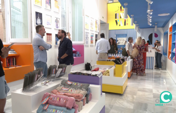 Muchas personas acudieron al estreno de este singular establecimiento