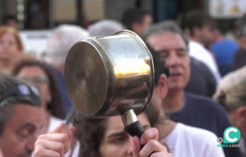 Un momento del acto de protesta en la plaza San Juan de Dios