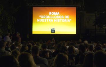 Pantalla de cine en la plaza de España 