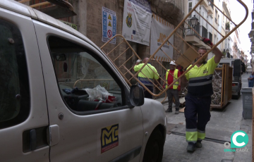 Operarios durante los trabajos este viernes