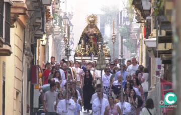 El cortejo el pasado lunes por el centro de la ciudad