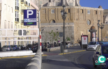 Acceso al aparcamiento del Campo del Sur